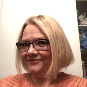 Meet your Posher, Dana